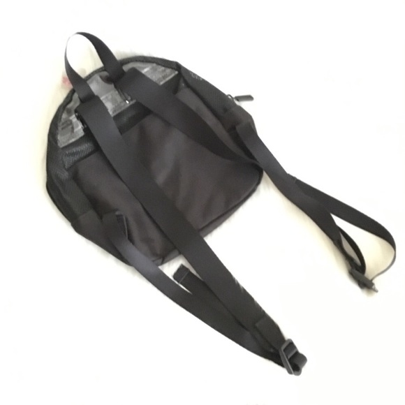 NWT PINK VS Mini Mesh Backpack - Picture 4 of 8